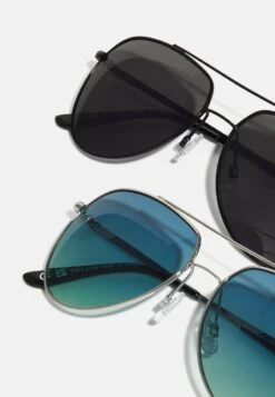 Pier One 2 PACK - Sonnenbrille - Black/blue 10 Pier One 2 PACK - Sonnenbrille - Black/blue -Modegeschäft für Herren 0536698a6dde466ab05cd7db74609b09
