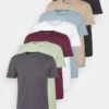 Pier One 7 PACK - T-Shirt Basic - Black/green/bordeaux -Modegeschäft für Herren 05950bdf2b4f4a819c926fdd6aa3f51b