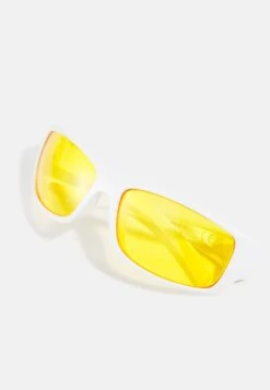 Pier One UNISEX - Sonnenbrille - White -Modegeschäft für Herren 06212ea48c0f4037abc6a62aa2c032d6
