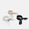 Pier One BANDANA UNISEX 3 PACK - Tuch - Black/white/beige 2 Pier One BANDANA UNISEX 3 PACK - Tuch - Black/white/beige -Modegeschäft für Herren 07b97c3020c049de90779ce451692b29