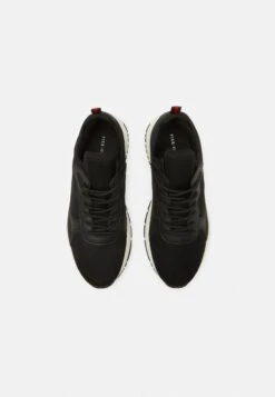 Pier One UNISEX - Sneaker Low - Black/white 11 Pier One UNISEX - Sneaker Low - Black/white -Modegeschäft für Herren 1080a7dccd1b41bfb8c11eb2d0bdfeae