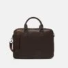 Pier One Notebooktasche - Dark Brown 1 Pier One Notebooktasche - Dark Brown -Modegeschäft für Herren 13a321d648aa4b2ba244d427fe9f7151 1