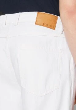 Pier One Jeans Relaxed Fit - White 13 Pier One Jeans Relaxed Fit - White -Modegeschäft für Herren 15774f17eb674fa799cc0b0cc36db0c9