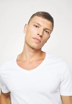 Pier One 2 PACK - T-Shirt Basic - White -Modegeschäft für Herren 2464778c5d314b51b098f8e722d959b0