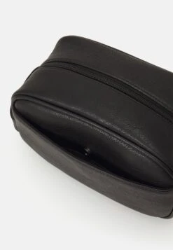 Pier One Kosmetiktasche - Black -Modegeschäft für Herren 26cbdb19fa4b4a36aa1b5e16e6d9c5a5