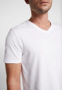 Pier One 3 PACK - T-Shirt Basic - White -Modegeschäft für Herren 26f5fe51b6444bdca381da41cc8f1b28