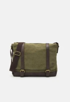 Pier One Umhängetasche - Olive -Modegeschäft für Herren 2821481899bc45b888f5967edfea849c 1