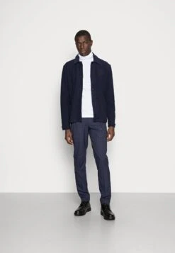 Pier One Langarmshirt - White 9 Pier One Langarmshirt - White -Modegeschäft für Herren 2f8ab7e03d1b4cbb9c72076afc6e6a83