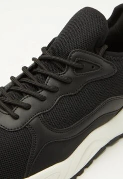 Pier One UNISEX - Sneaker Low - Black/white 13 Pier One UNISEX - Sneaker Low - Black/white -Modegeschäft für Herren 383be7e17d7b4e6fb1f7aa6c378ae4ea