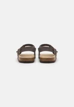 Pier One UNISEX - Riemensandalette - Dark Brown -Modegeschäft für Herren 3ab13fc8e6dd44d39a02f99a9fd8e8e2