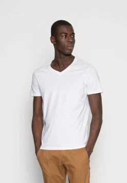 Pier One 5 PACK - T-Shirt Basic - White/blue/black 9 Pier One 5 PACK - T-Shirt Basic - White/blue/black -Modegeschäft für Herren 3df2d94d0471423c82664c71fc36e1ca