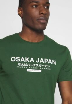 Pier One OSAKA TEE - T-Shirt Print - Green 13 Pier One OSAKA TEE - T-Shirt Print - Green -Modegeschäft für Herren 4b25f2d9cd2c4d1e9f57db52739f0ca1