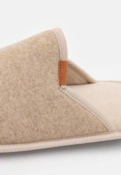 Pier One Hausschuh - Beige -Modegeschäft für Herren 4bb8e183218649be8d160cd154643fa0