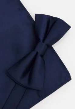 Pier One SET - Einstecktuch - Dark Blue 11 Pier One SET - Einstecktuch - Dark Blue -Modegeschäft für Herren 4d3d06ee29cd456e8d877f6a3ce17af0