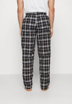 Pier One 2 PACK - Nachtwäsche Hose - Dark Blue 10 Pier One 2 PACK - Nachtwäsche Hose - Dark Blue -Modegeschäft für Herren 4eeb2f8c028a4a78a085b721ce8a3d70