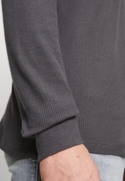 Pier One Langarmshirt - Dark Grey 13 Pier One Langarmshirt - Dark Grey -Modegeschäft für Herren 5e29e8bda1724e309915d689ea2c9f98