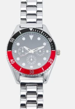 Pier One Chronograph - Silver-coloured 11 Pier One Chronograph - Silver-coloured -Modegeschäft für Herren 74b842106cd14c8b9368019d31bf7b54