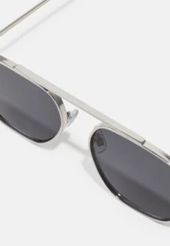 Pier One Sonnenbrille - Silver-coloured -Modegeschäft für Herren 7d8386e687b348308fc460282594e4fb