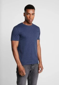 Pier One T-Shirt Basic - Mottled Bordeaux/white 12 Pier One T-Shirt Basic - Mottled Bordeaux/white -Modegeschäft für Herren 879f969b2cfc4ca0b00bb197bee67f46