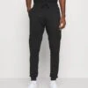 Pier One Jogginghose - Black 1 Pier One Jogginghose - Black -Modegeschäft für Herren 8abcd4367e884d77ae9a41afc9d3bde0