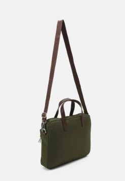 Pier One Notebooktasche - Khaki -Modegeschäft für Herren 8b93456b6e174546a94bdd645373c18f