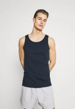 Pier One 3 PACK - Unterhemd/-shirt - Dark Blue/bordeaux/off-white 10 Pier One 3 PACK - Unterhemd/-shirt - Dark Blue/bordeaux/off-white -Modegeschäft für Herren 8d191badfd5740d09b9c0a104aabe78c