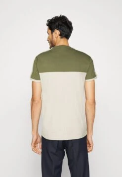 Pier One T-Shirt Print - Khaki/off-white -Modegeschäft für Herren 957056acdb304d9bb9367483a62c6d78