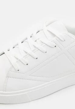 Pier One UNISEX - Sneaker Low - White -Modegeschäft für Herren 9df20e8fbfac4dbbaad7e726f8a84e52