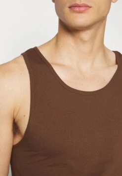 Pier One 3PCK SKIN TONE RIB VEST - Unterhemd/-shirt - Brown 12 Pier One 3PCK SKIN TONE RIB VEST - Unterhemd/-shirt - Brown -Modegeschäft für Herren 9f31fc2f68bd4a4785af045b430b1d83