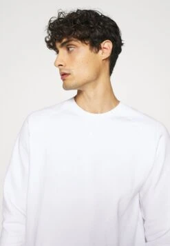 Pier One 2 PACK - Sweatshirt - White/black -Modegeschäft für Herren a5485bef5ad44f4282ce09e954d19f56