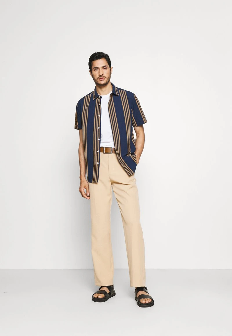 Pier One T-Shirt Basic - White/black/bordeaux 3 Pier One T-Shirt Basic - White/black/bordeaux