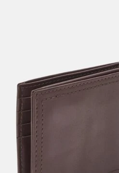 Pier One LEATHER - Geldbörse - Brown 11 Pier One LEATHER - Geldbörse - Brown -Modegeschäft für Herren b0ed59e8ec6c4e5cbc7aac8494365be2
