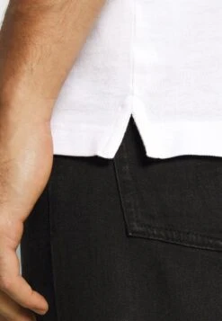 Pier One 2 PACK - Poloshirt - White/black 13 Pier One 2 PACK - Poloshirt - White/black -Modegeschäft für Herren b4c1c454fc3f4bc8a30e47a738a048f0