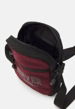 Pier One Umhängetasche - Dark Red 10 Pier One Umhängetasche - Dark Red -Modegeschäft für Herren bdbcce6e2c2c40959a79faab831c30aa