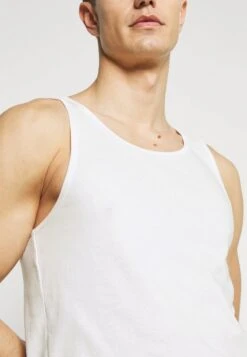 Pier One 3 PACK - Unterhemd/-shirt - Dark Blue/bordeaux/off-white 12 Pier One 3 PACK - Unterhemd/-shirt - Dark Blue/bordeaux/off-white -Modegeschäft für Herren c32f9d44cb1a471bbb0689af118d570f