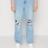Pier One DISTRESS ON KNEES - Jeans Relaxed Fit - Light Blue Denim -Modegeschäft für Herren c70e5d5afc5f4fc1bdf2398420fe8195