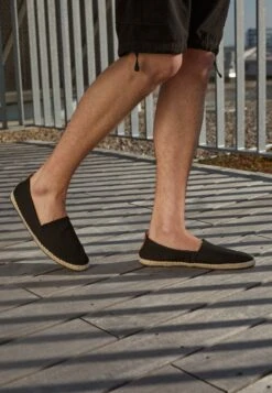 Pier One RENA ESPADRILLE UNISEX - Espadrille - Black -Modegeschäft für Herren cb806f944ebf47a1be125d225ca7178e