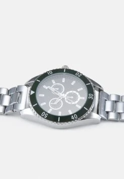 Pier One UNISEX - Uhr - Silver-coloured/green 11 Pier One UNISEX - Uhr - Silver-coloured/green -Modegeschäft für Herren cd939269d4a648bcae4e5d43b23c8847