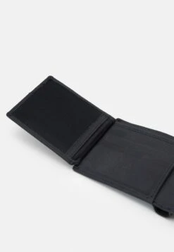 Pier One LEATHER - Geldbörse - Black 11 Pier One LEATHER - Geldbörse - Black -Modegeschäft für Herren cdc71e71d04a4f6ba417123e29ee884b