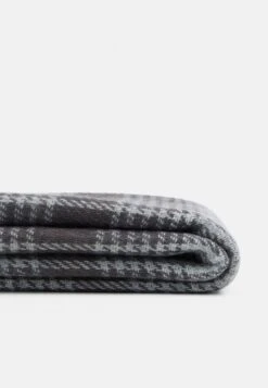 Pier One Schal - 102 - Grey_001 - White -Modegeschäft für Herren cf278b74e9f044c0843555c2efe5fa11