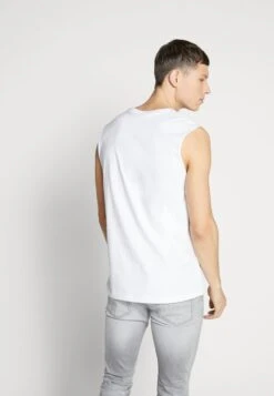 Pier One 2 PACK - Top - White/black 10 Pier One 2 PACK - Top - White/black -Modegeschäft für Herren d0b4dab63b5548078a8543a3eca09f0c