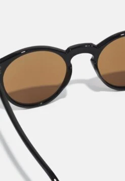 Pier One UNISEX - Sonnenbrille - Black/blue 10 Pier One UNISEX - Sonnenbrille - Black/blue -Modegeschäft für Herren da9c902c3c0f42ed9cb742aef3377db0