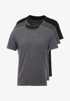 Pier One 3 PACK - T-Shirt Basic - Black/grey/green 13 Pier One 3 PACK - T-Shirt Basic - Black/grey/green -Modegeschäft für Herren df840033a7f04afda15f16c48ba7762b