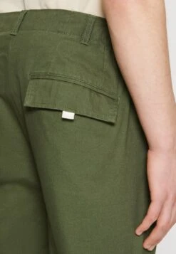 Pier One Stoffhose - Olive -Modegeschäft für Herren e3cf7e0f243f4508ab0e97da26a66347