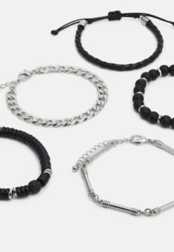 Pier One 5 PACK - Armband - Silver-coloured, Black 10 Pier One 5 PACK - Armband - Silver-coloured, Black -Modegeschäft für Herren e7fdb58dc0d346889d43460456586028