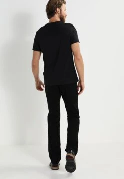 Pier One 2 PACK - T-Shirt Basic - Black -Modegeschäft für Herren e8cfb319e7df47a68a9ff2b69125007e