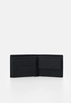 Pier One LEATHER - Geldbörse - Black 10 Pier One LEATHER - Geldbörse - Black -Modegeschäft für Herren ee3e9dde414f49e297aed1380d4d6cf6