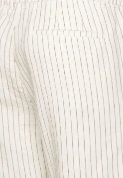 Pier One LINEN BLEND DRAWCORD SHORTS - Shorts - Off-white -Modegeschäft für Herren f49c7de0cfa048f4bc002dc26d1abcb2