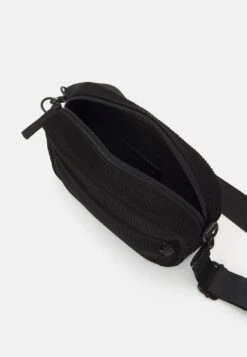 Pier One UNISEX - Umhängetasche - Black -Modegeschäft für Herren f6e97ec080334bee84e0beb3736ab78d