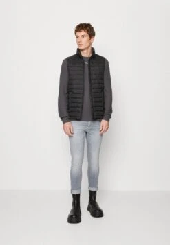 Pier One Langarmshirt - Dark Grey 9 Pier One Langarmshirt - Dark Grey -Modegeschäft für Herren fc71ddd60096435ca2c2b6e9aebac2af